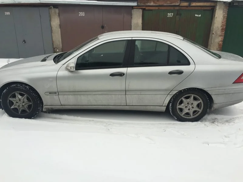 Продажа Mercedes-Benz C class 2.0D (88Hp) (604.915) RWD AT по запчастям