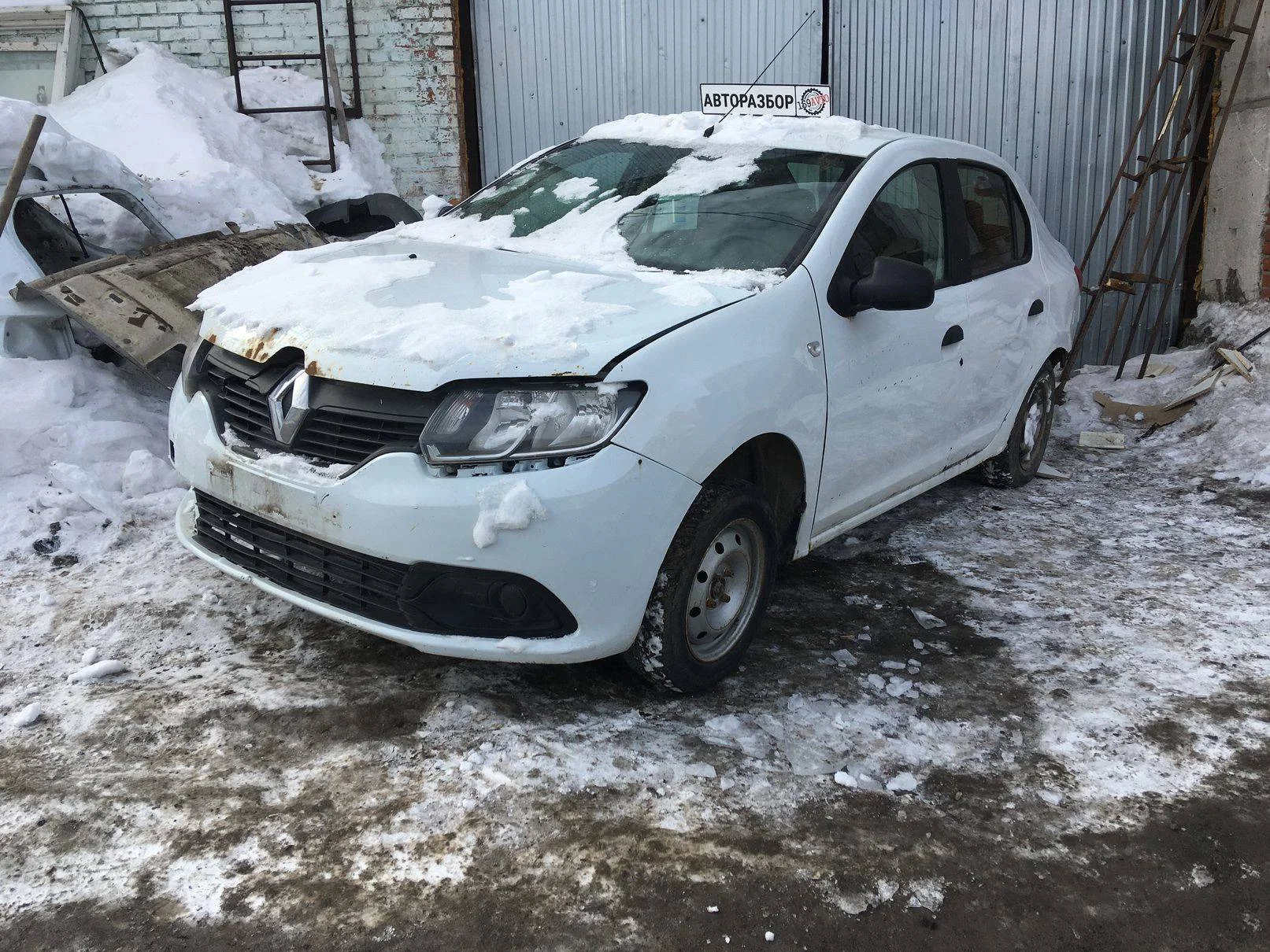 Продажа Renault Logan 1.6 (82Hp) (K7M 812) FWD MT по запчастям