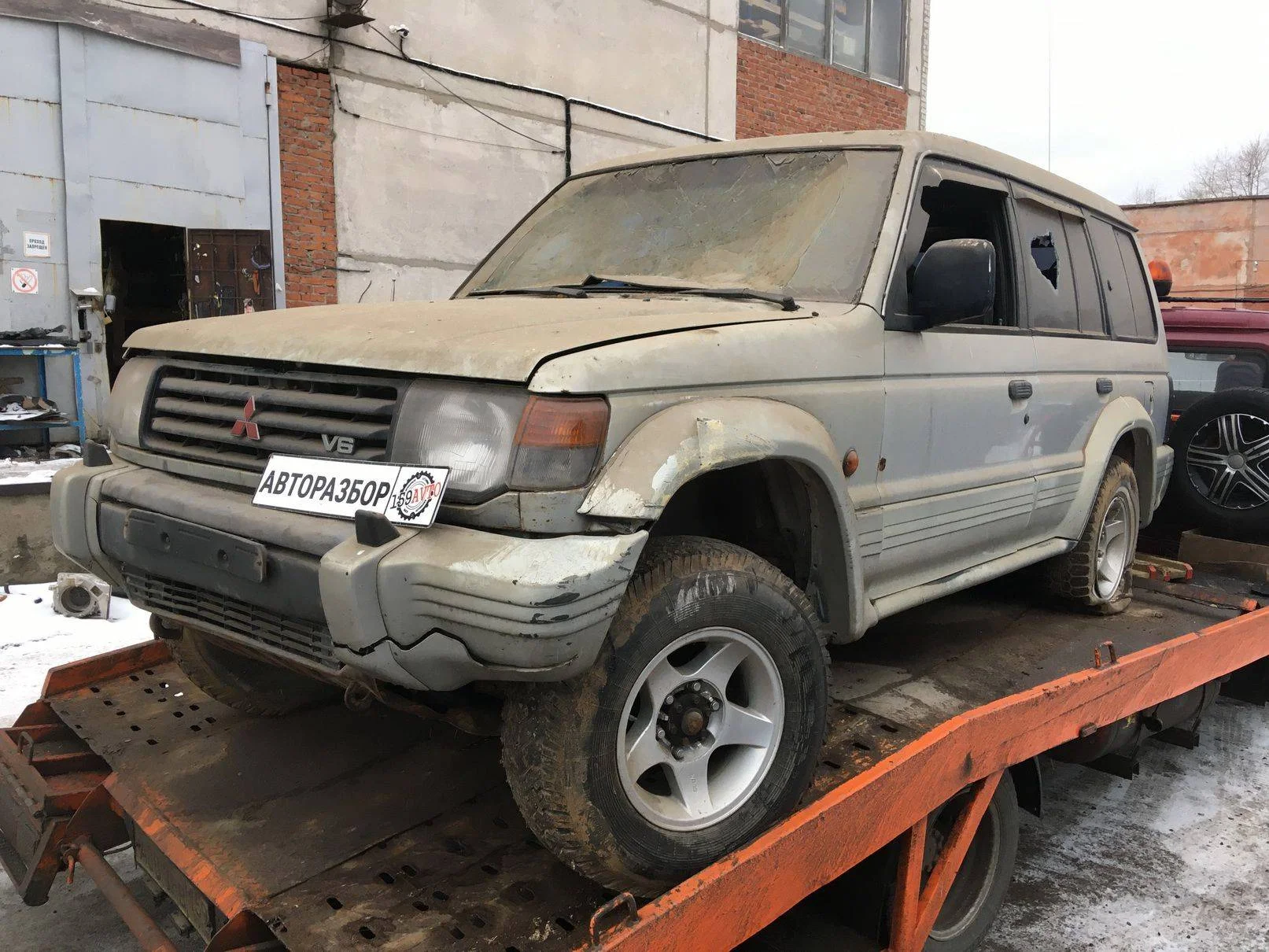 Продажа Mitsubishi Pajero 3.0 (181Hp) (6G72) 4WD AT по запчастям