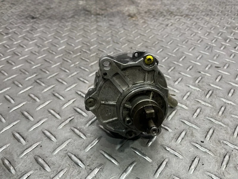 Вакуумный насос Mercedes-Benz E-Class A6112300065 W210