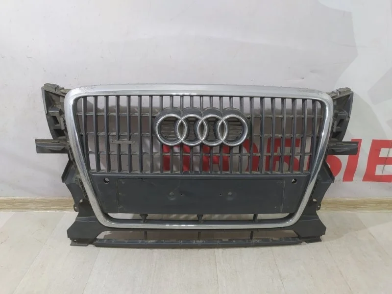 Решетка радиатора Audi Q5 8R 2008-2015