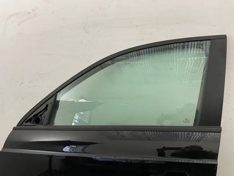 Стекло двери Audi Q3 2012-2018 8U