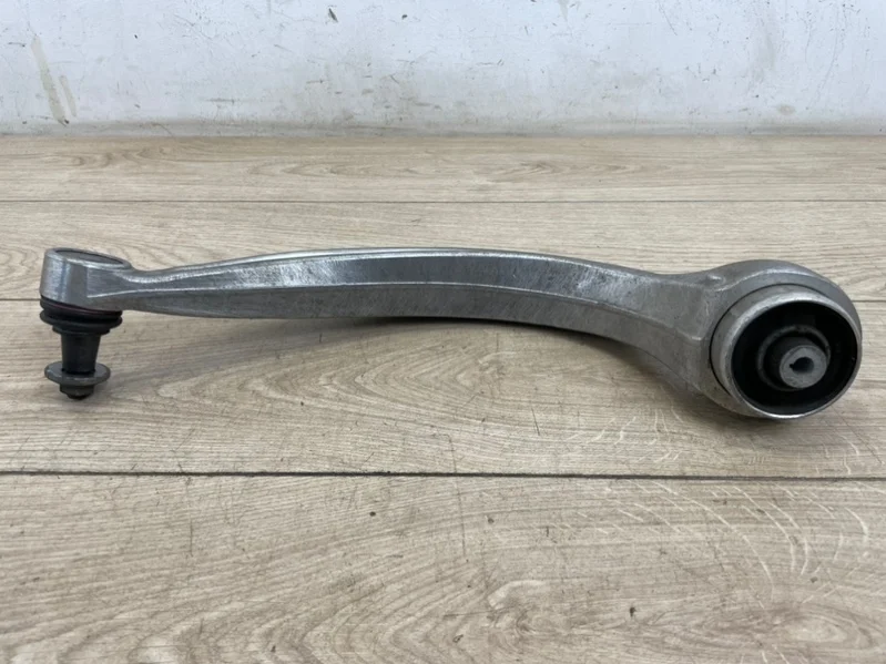 Рычаг подвески направляющий Audi Q7 2015- 4M