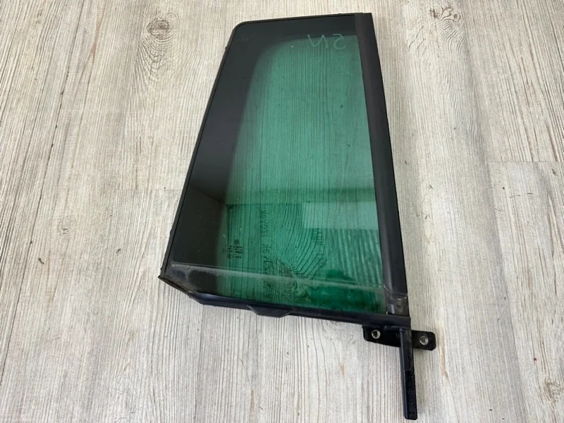 Неподвижное стекло двери VW Tiguan 2008-2018 5N