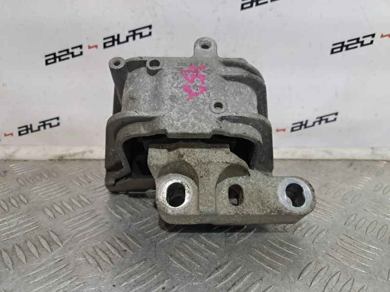 Опора двигателя Volkswagen Passat 2008 1K0199262 B6 2.0, правая