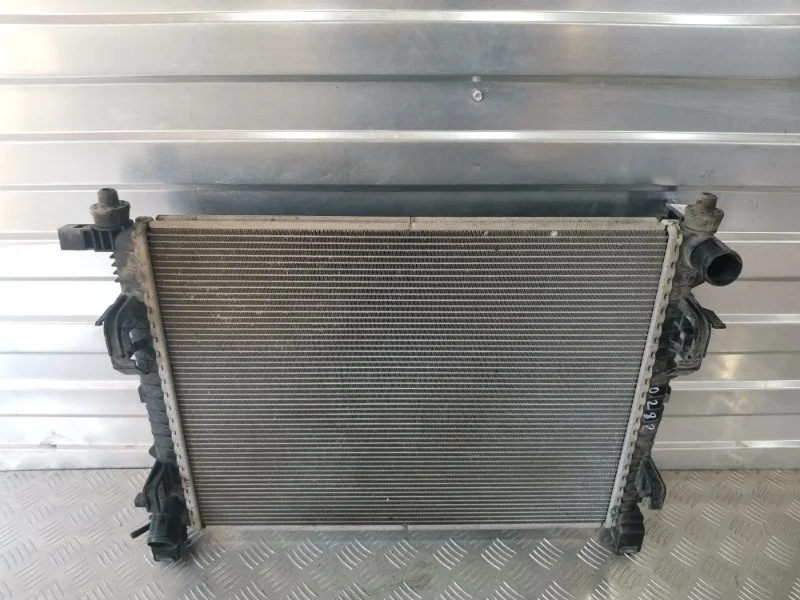 Радиатор охлаждения двигателя Renault Kaptur 2016-2020 джип/suv