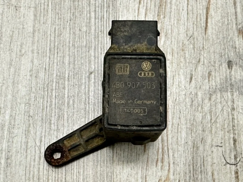 Датчик дорожного просвета Audi A4 1999-2001 8D