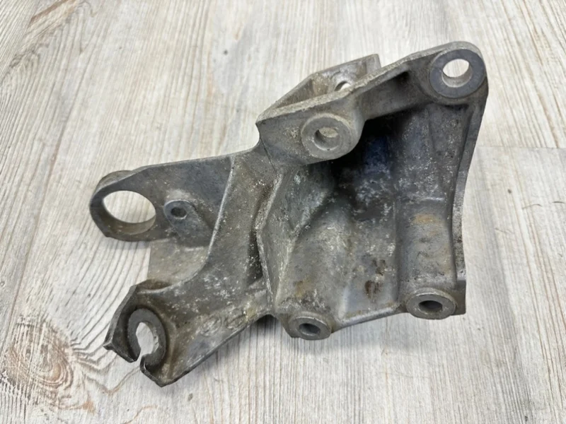 Опора Audi 100 1991-1994 4A