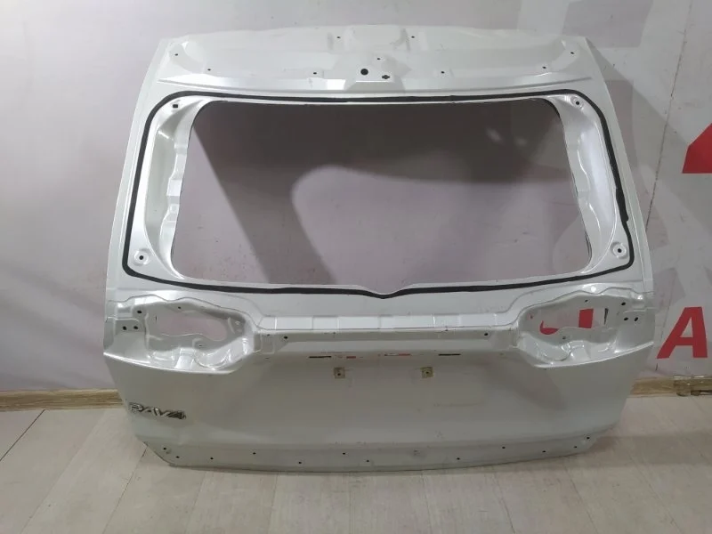 Крышка багажника задняя Toyota Rav 4 XA50