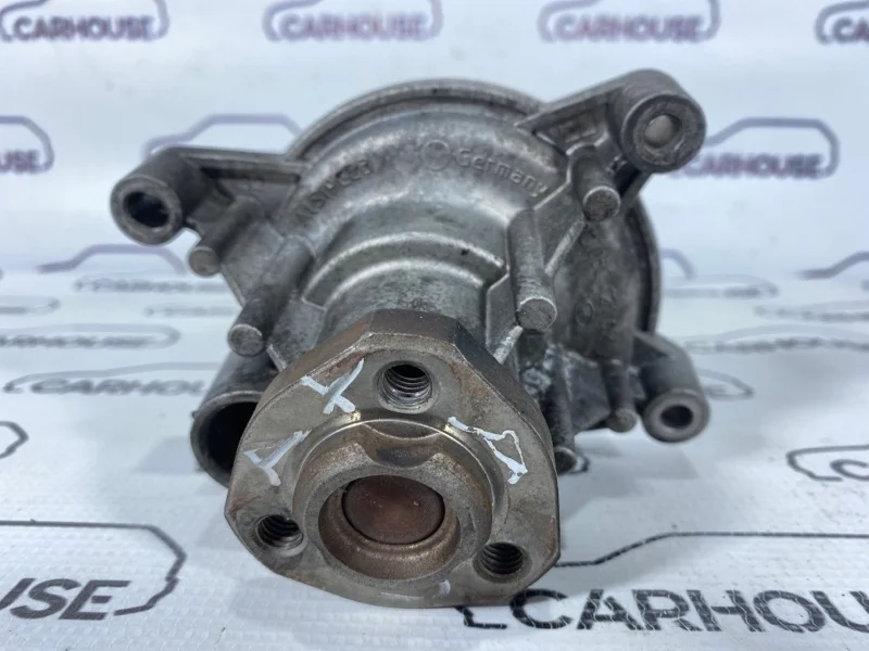 Помпа Volkswagen Passat B7 1.4 CAXA