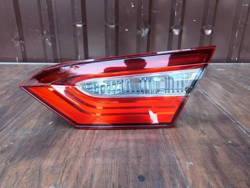 Фонарь Toyota Camry 2018-2021 70
