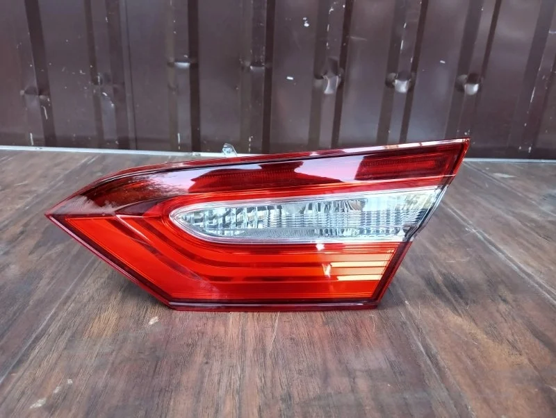 Фонарь Toyota Camry 2018-2021 70