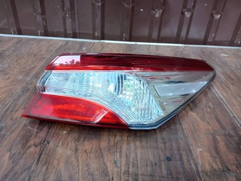 Фонарь Toyota Camry 2018-2021 70