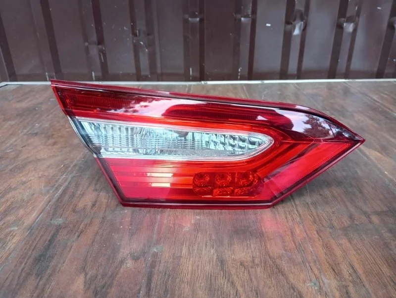 Фонарь Toyota Camry 2018-2021 70