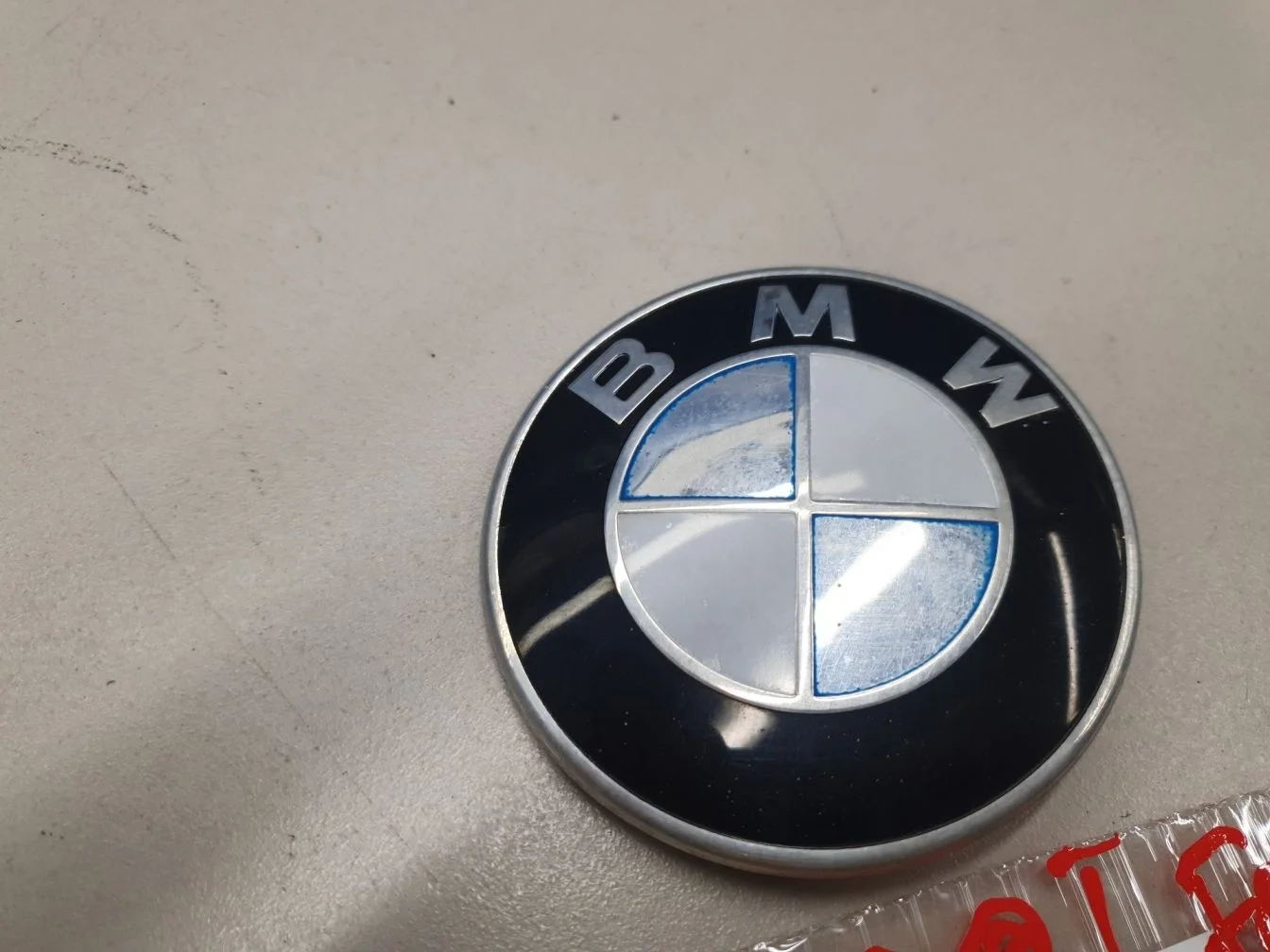 Эмблема крышки багажника для BMW 7 F01 F02 2008-2015
