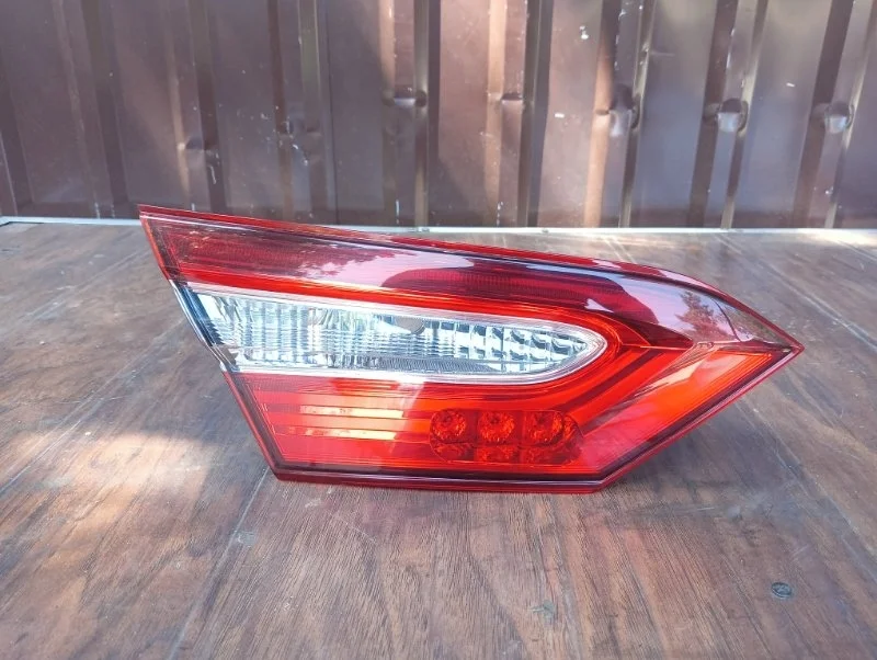 Фонарь Toyota Camry 2018-2021 70