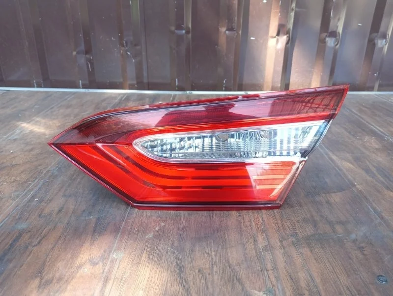Фонарь Toyota Camry 2018-2021 70