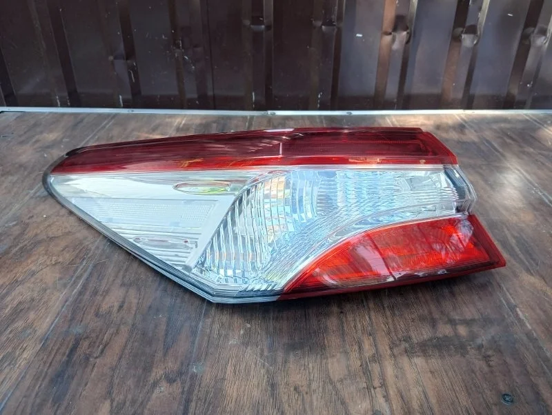 Фонарь Toyota Camry 2018-2021 70