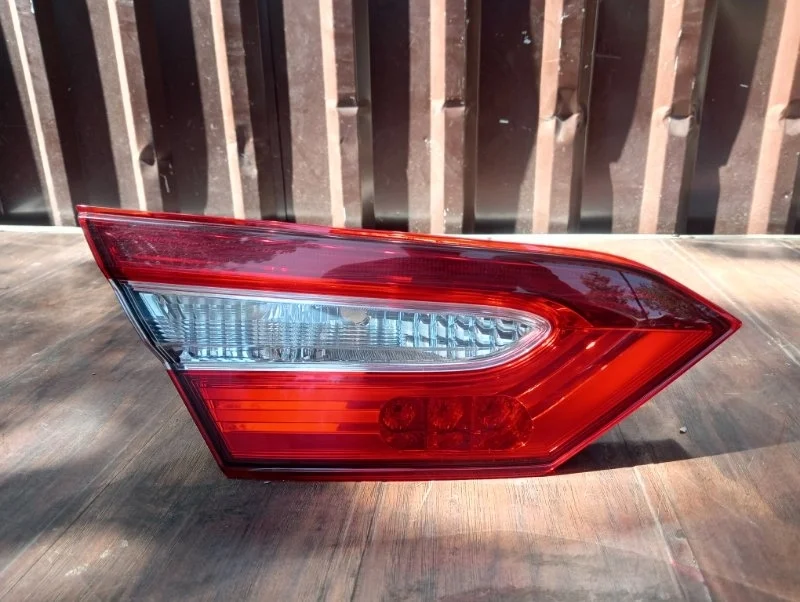 Фонарь Toyota Camry 2018-2021 70