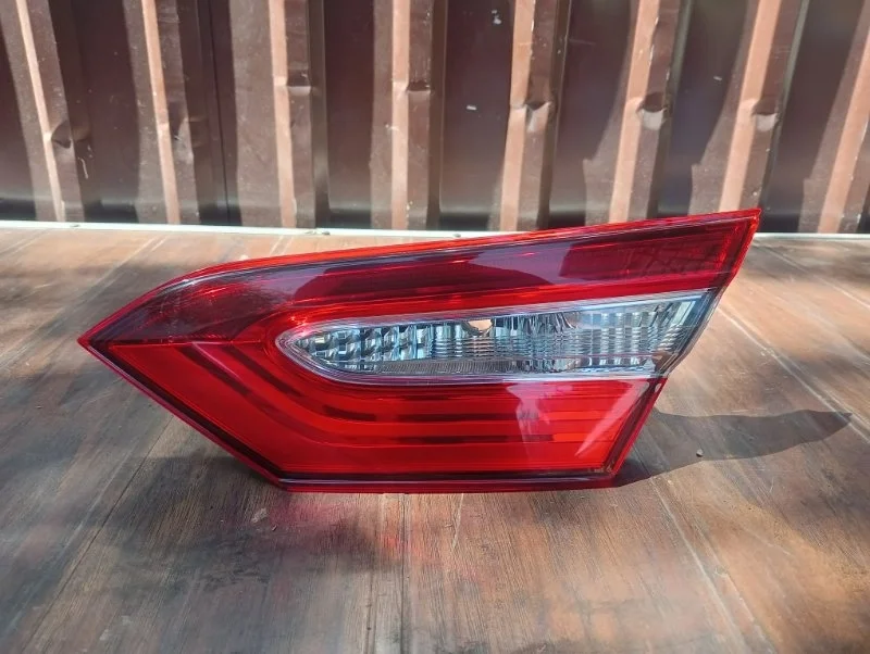 Фонарь Toyota Camry 2018-2021 70