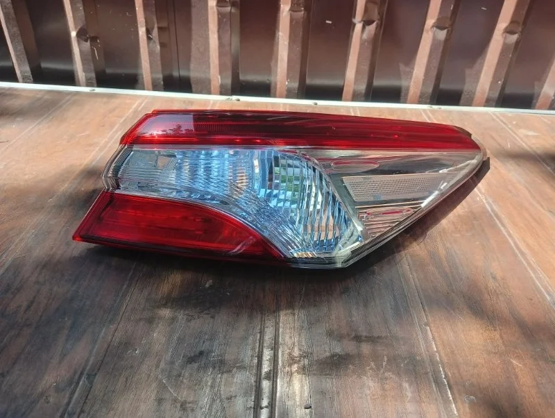Фонарь Toyota Camry 2018-2021 70