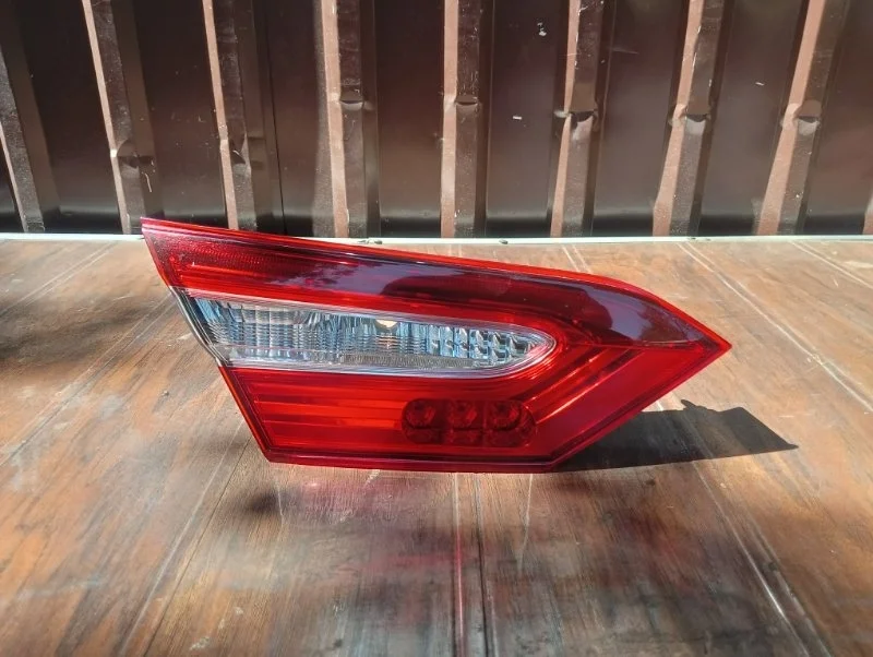 Фонарь Toyota Camry 2018-2021 70