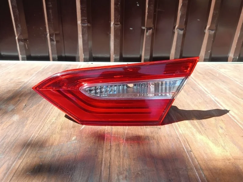 Фонарь Toyota Camry 2018-2021 70