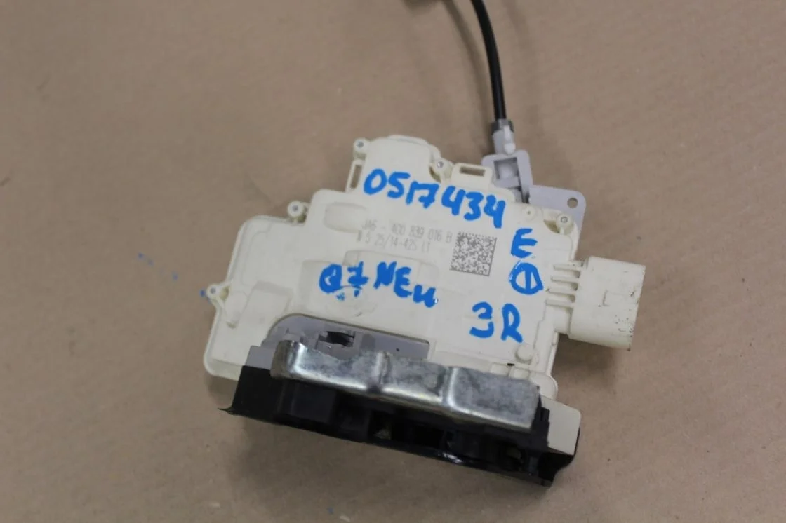 Замок двери задней правой для Audi Q7 4M 2015-