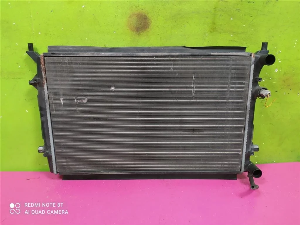 Радиатор двигателя VW Jetta 6 2011-2018 2,0 2,5