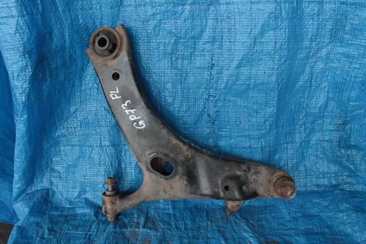 Б.у. рычаг SUBARU XV G33 SUBARU XV G33