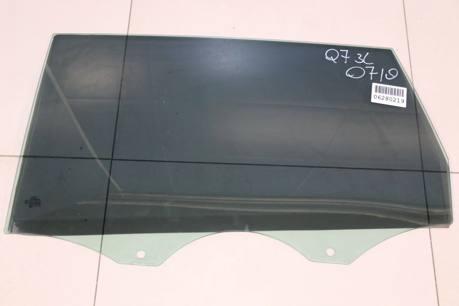 Стекло двери задней левой для Audi Q7 4L 2005-2015