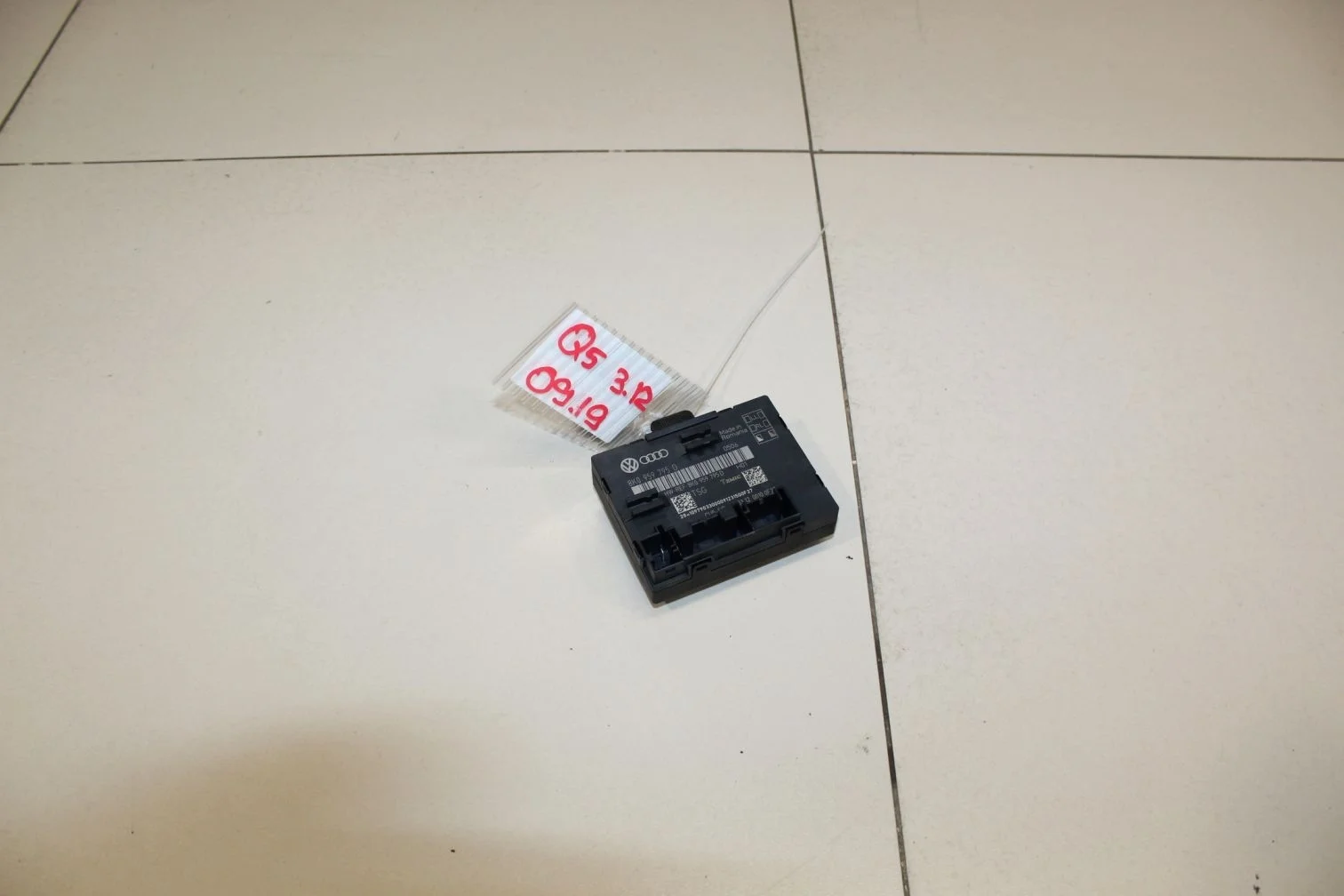 Блок комфорта задней правой двери для Audi Q5 8R 2008-2017