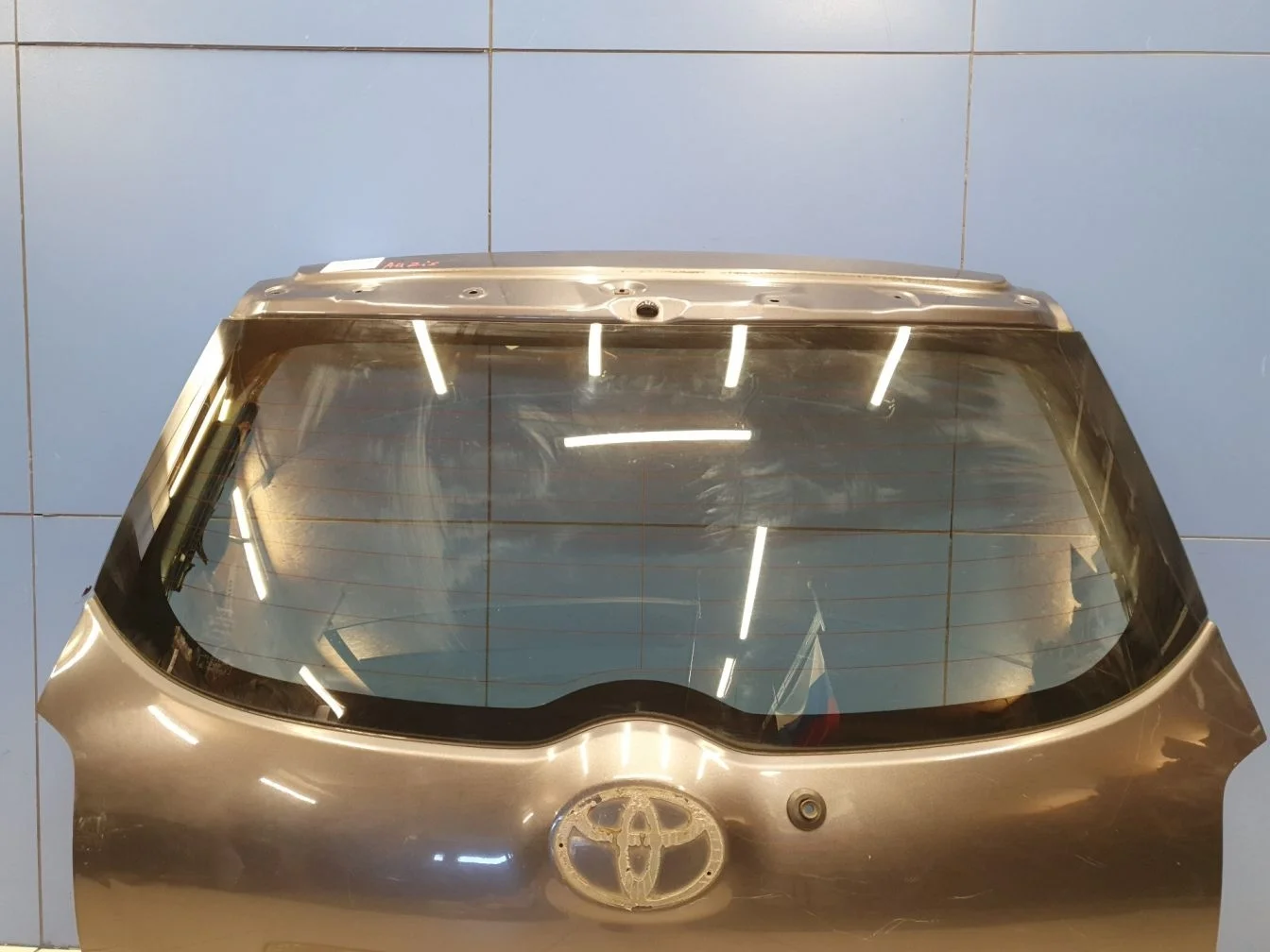 Стекло двери багажника для Toyota Auris E15 2006-2012