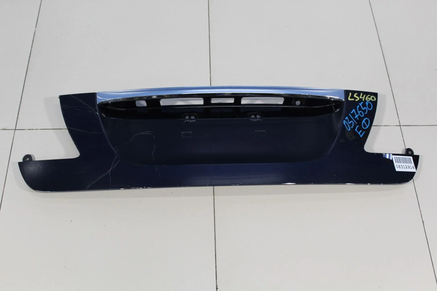 Накладка крышки багажника для Lexus LS 460 USF4 2006-2017