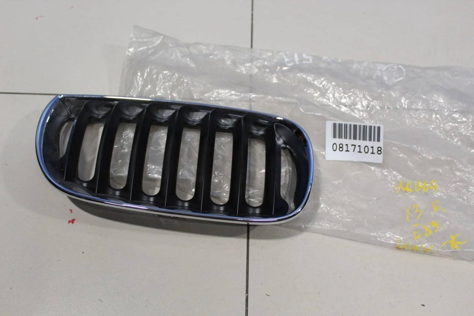 Решетка радиатора правая для BMW X3 E83 2003-2010