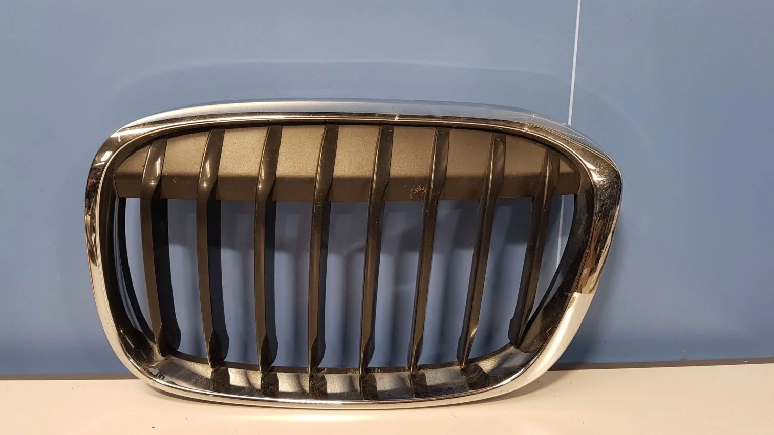 Решетка радиатора левая для BMW X1 F48 2015-2023