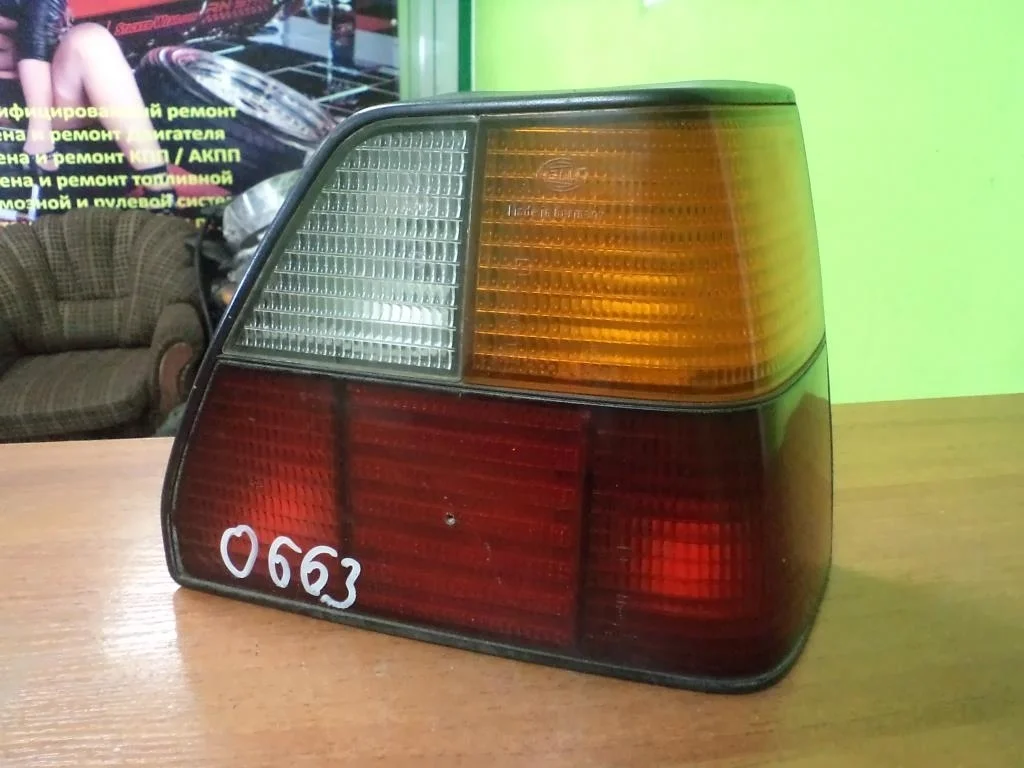 Фонарь правый на крыло Фольксваген Гольф 2 Golf 2