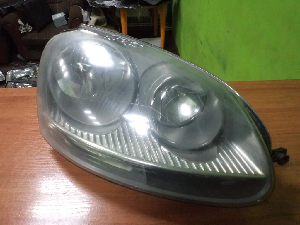 Фара правая VW Golf 5 Jetta 5 2004-2010 1K6941006C