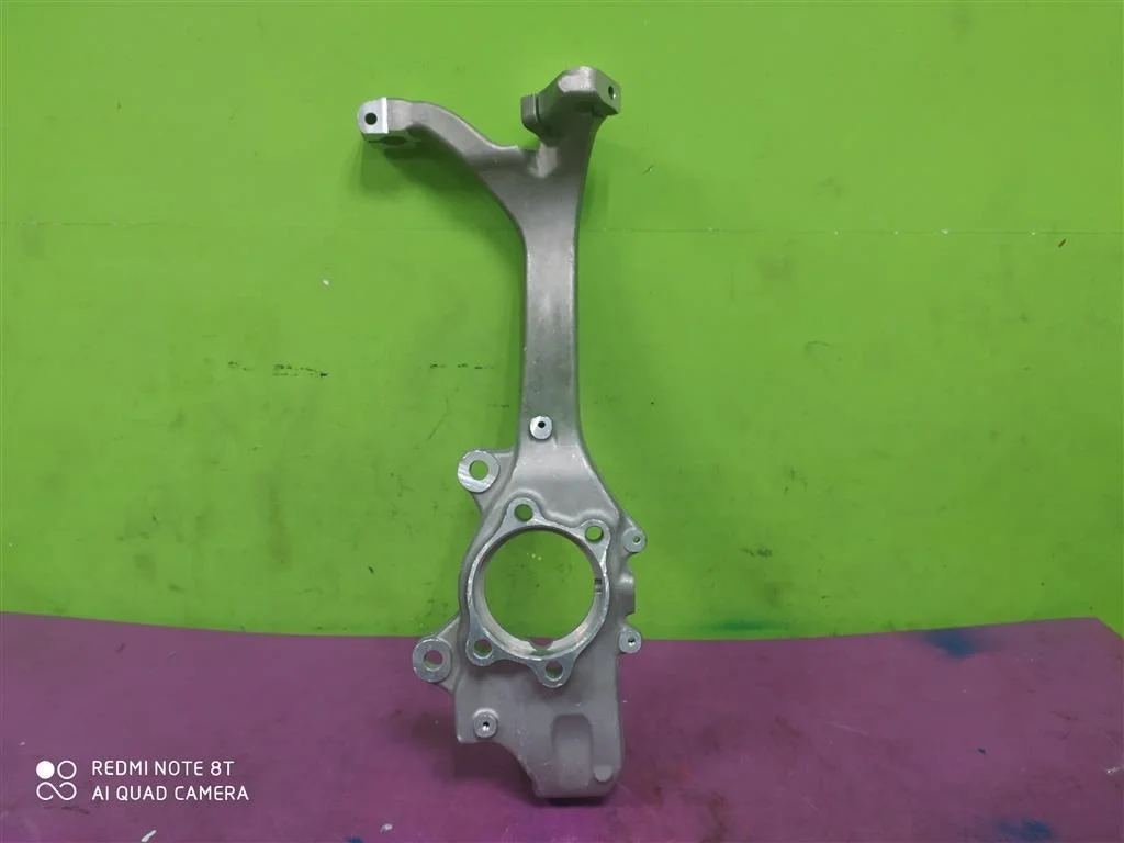 Кулак перед правый Audi A8 D3 Phaeton 4E0407254Q