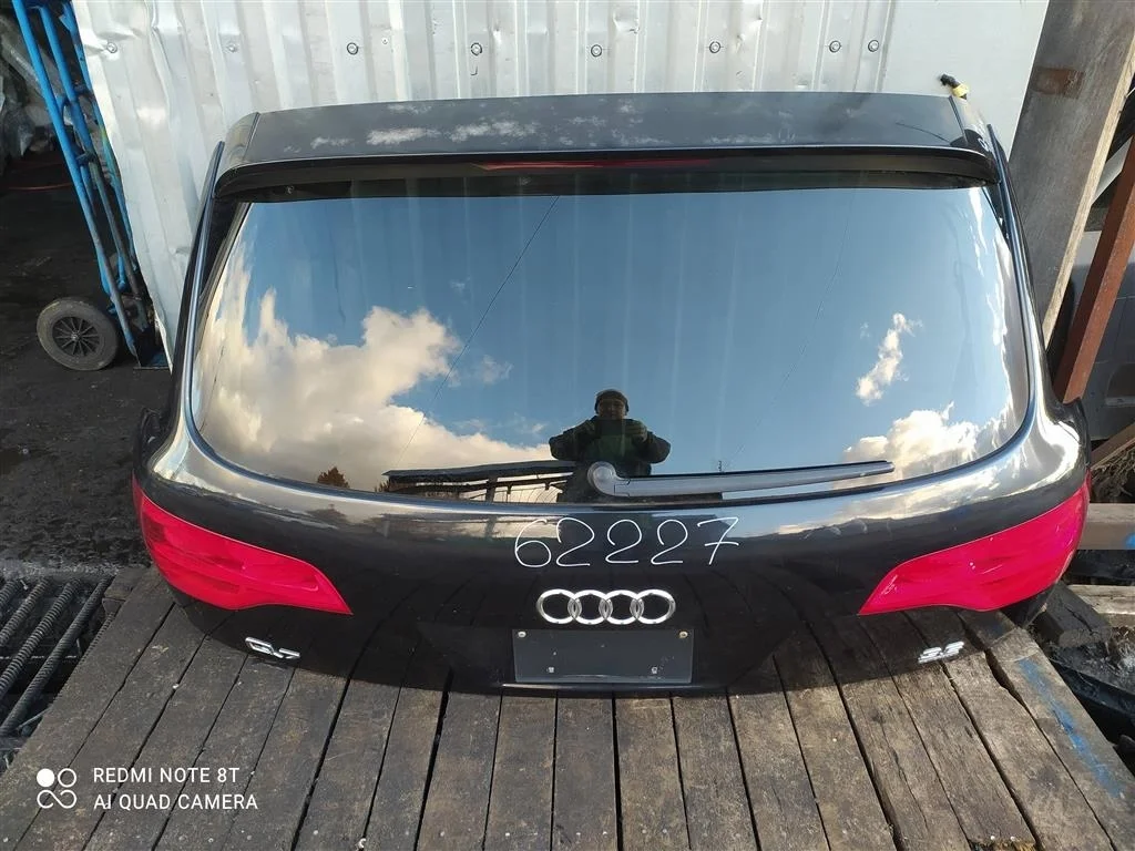 Крышка дверь багажника Audi Q7 2006-2010 с камерой
