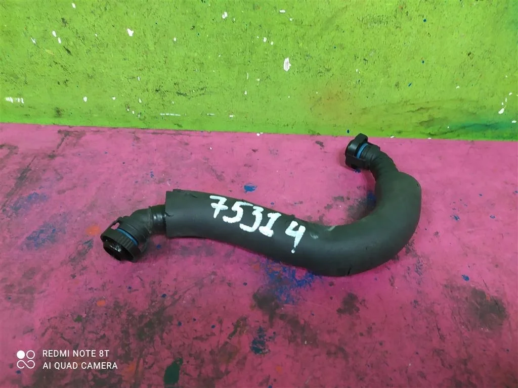 Патрубок вентиляции Audi A3 A4 A5 A6 Q3 Q5 1,8 2,0