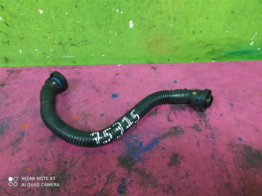 Патрубок вентиляции Octavia 2 SuperB Yeti 1,8 2,0