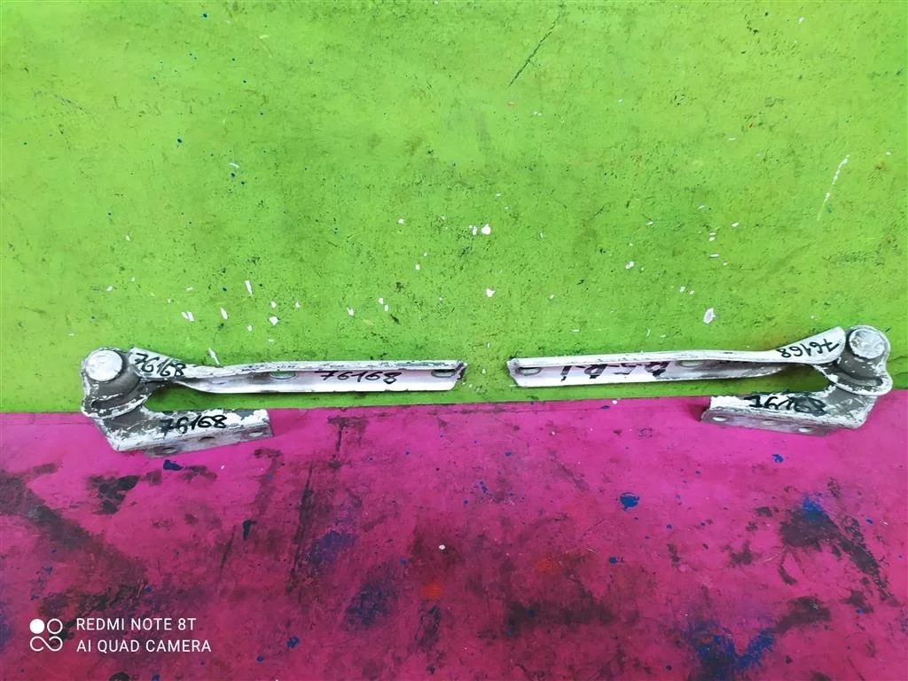 Петля капота левая правая компл VW Passat B5 B5+