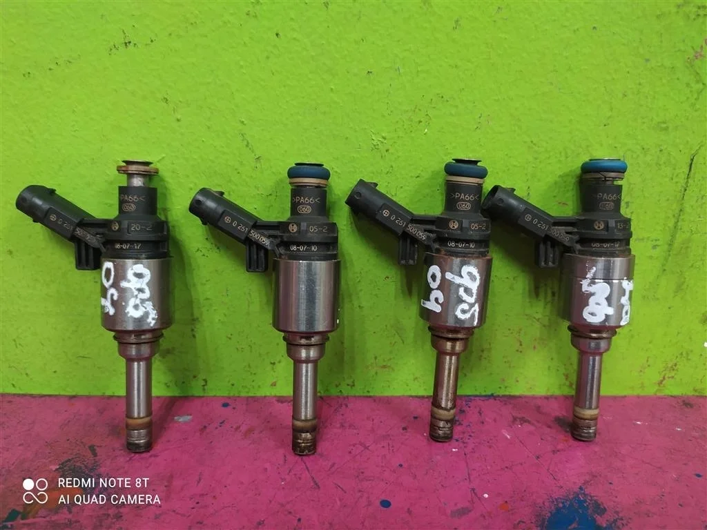 Форсунка Passat B6 B7 CC 2,0 CAWB CCTA 06H906036E
