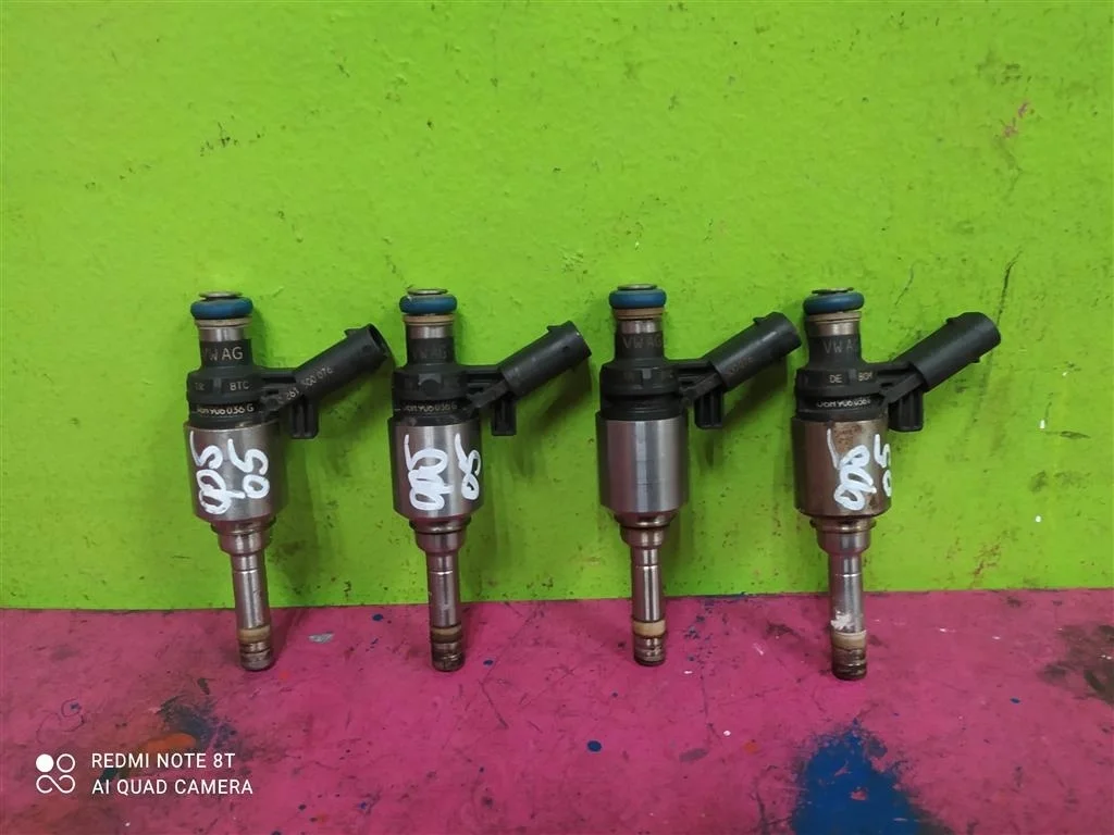 Форсунка Audi A3 Q3 TT 2,0 CAWB CCTA 06H906036G