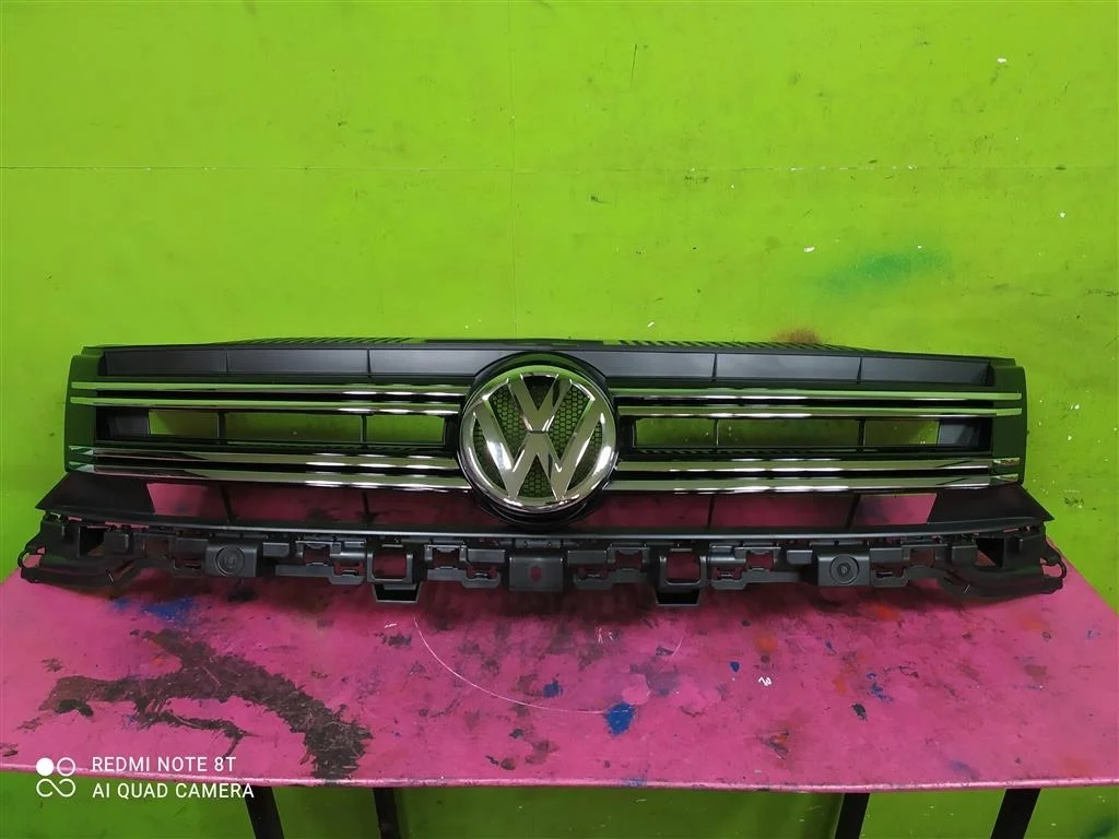 Решетка радиатора Volkswagen Tiguan 1 2012-2017