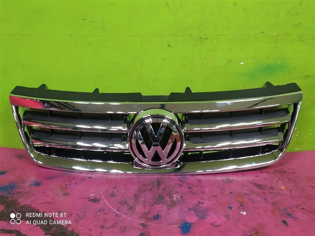 Решетка облицовка радиатора VW Touareg 1 2002-2007