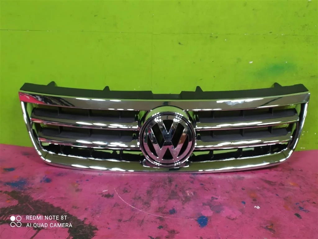 Решетка радиатора сборе VW Touareg 2002-2007 новая