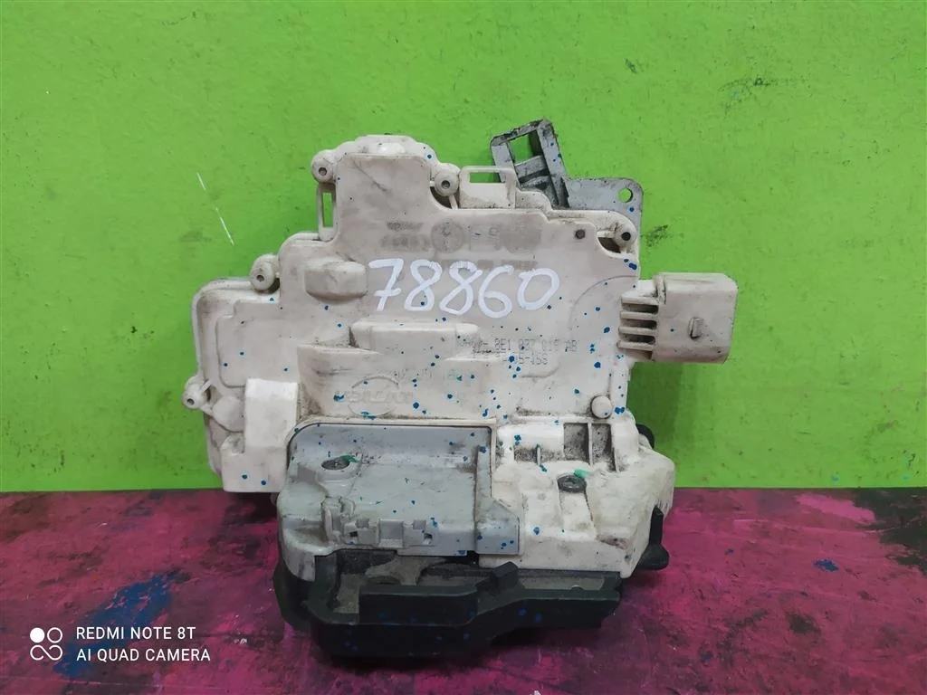 Замок двери передний правый Audi A4 B7 8E1837016AB