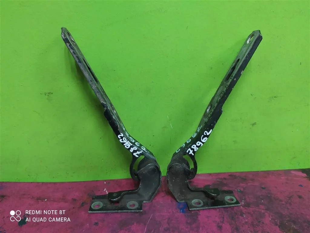 Петля капота левая правая Audi A4 B6 B7 2001-2008